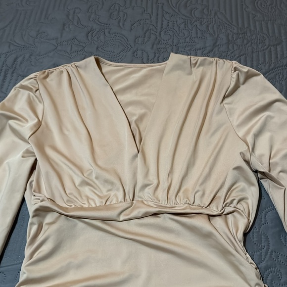 Very Sexy ruched nude colored top. Size L - Picture 3 of 5